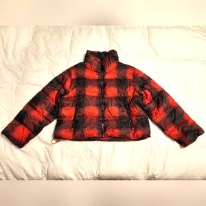 Old Navy red and black buffalo plaid cropped puffer jacket size Medium